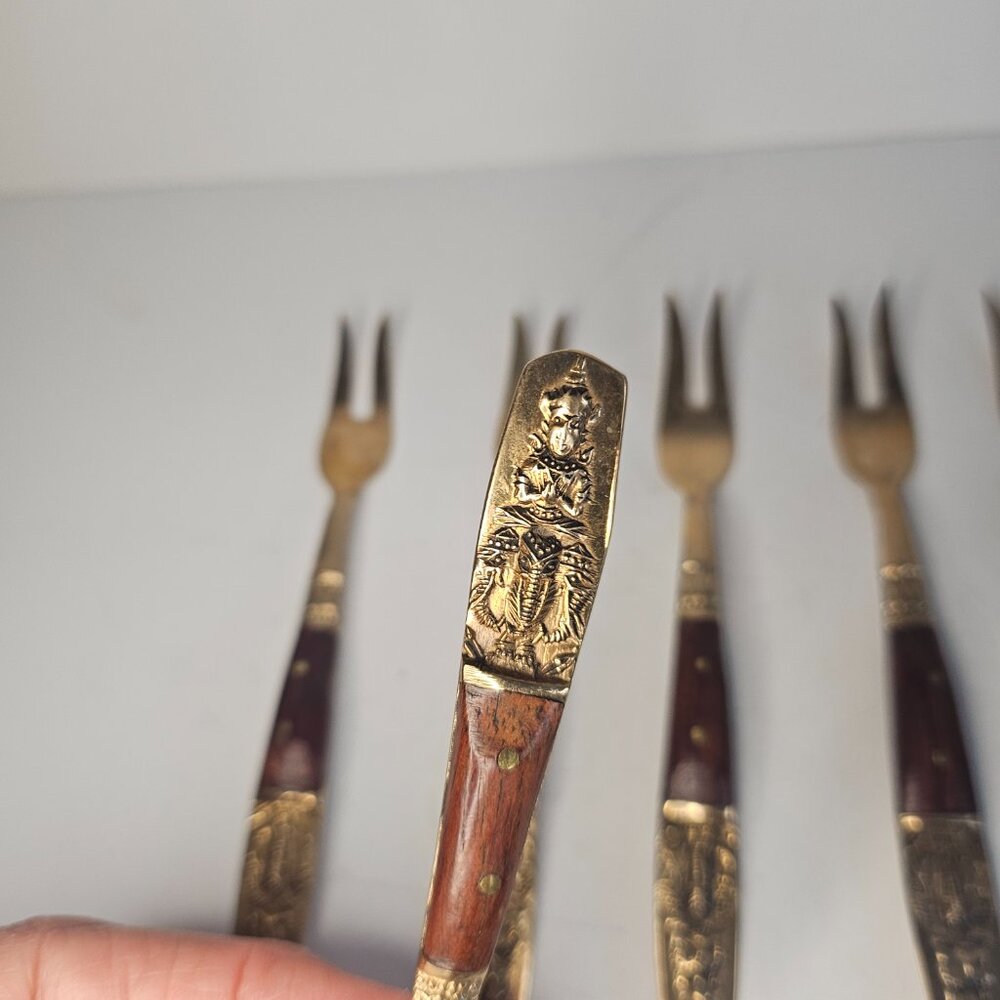 Vintage SIAM 6 Brass-Bronze gold tone & Teak wood cocktail forks Thailand - Picture 7 of 9